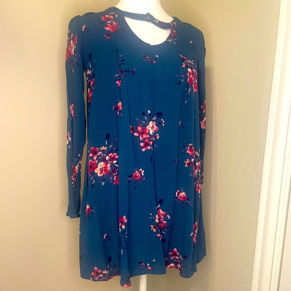 Xhileration women’s Small floral long sleeve blouse open slit sleeves blue